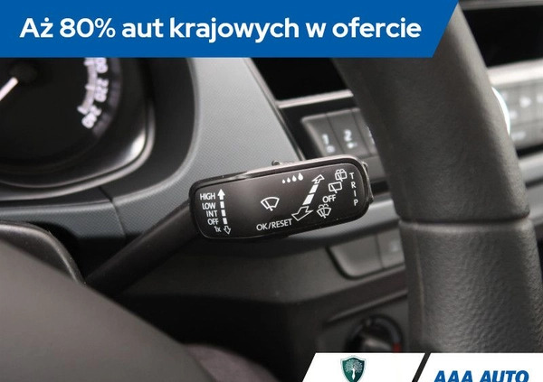 Skoda Fabia cena 33000 przebieg: 137602, rok produkcji 2018 z Lądek-Zdrój małe 277